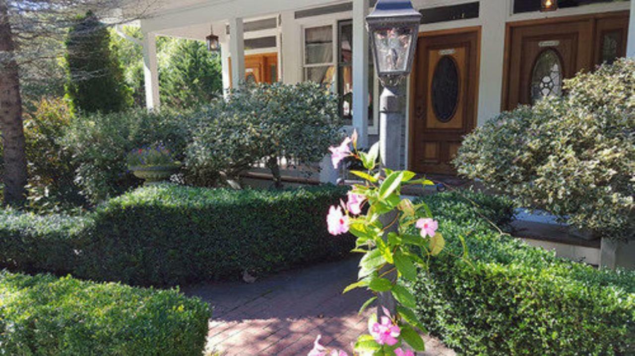 Innisfree Hotel Boutique Glenville Exterior photo